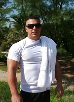 Alberto Perez by ManAvenue