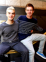 Aussie mates Cody and Reece hooking up by Bentley Race