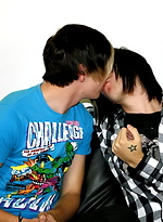 Phoenix Link pounds emo Leo by HomoEmo