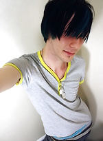 Hot emo OIllie Sparks jerks his cock by HomoEmo